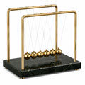 Goldenes Newton-Pendel mit Marmor-Basis, 6 Kugeln